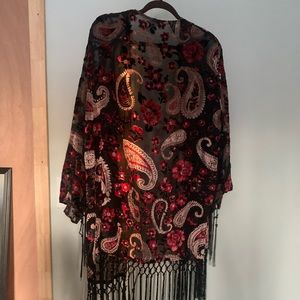 SOLD Earthbound Floral & Velvet Kimono ♥️